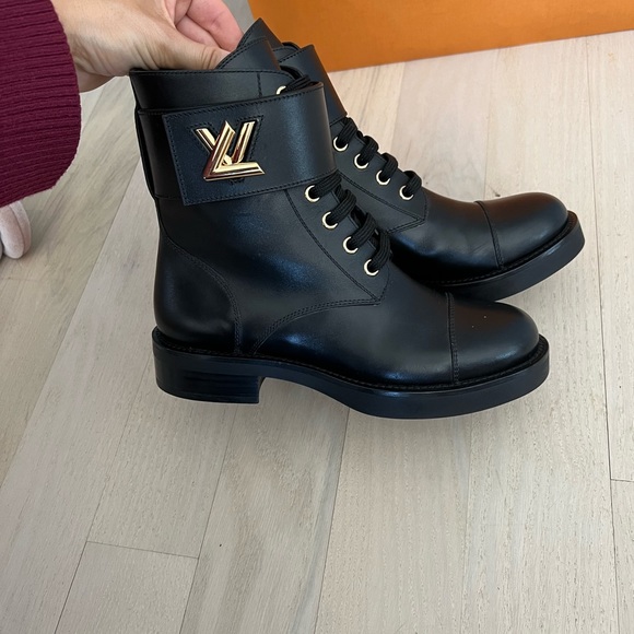 LOUIS VUITTON wonderland flat ranger boots black size 35 - Picture 2 of 5
